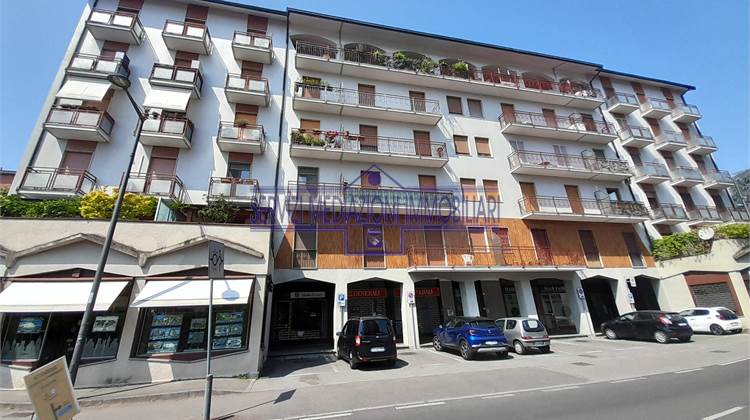 3 комнаты в Аренда в Cernusco sul Naviglio