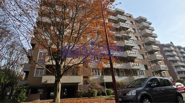 3 комнаты в Продажа в Cernusco sul Naviglio